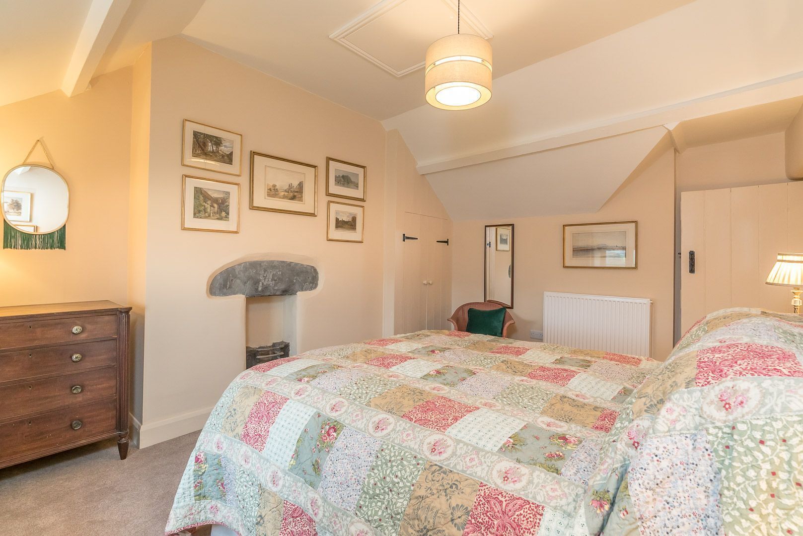 2 bedrooms, iron/ironing board, travel crib, WiFi (free)