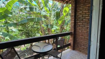 Basic Twin Room, Garden View | Property grounds