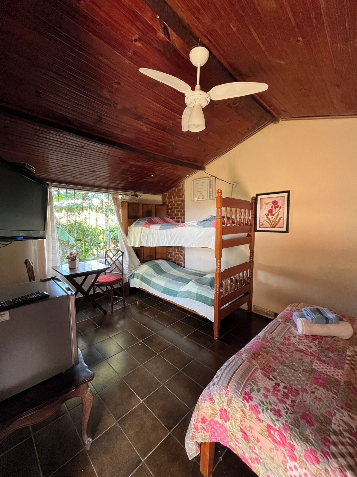 Chalet Basic, Bebas Asap Rokok, pemandangan kebun | Seprai linen