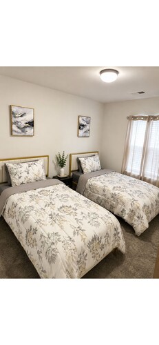 Spacious 4-bedroom house in enjoyable Stonecrest with AC