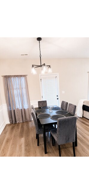 Dining - Spacious 4-bedroom house in enjoyable Stonecrest with AC (Stonecrest)