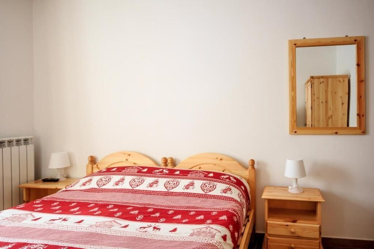 Standard Double Room, Mountain View | WiFi (free)
