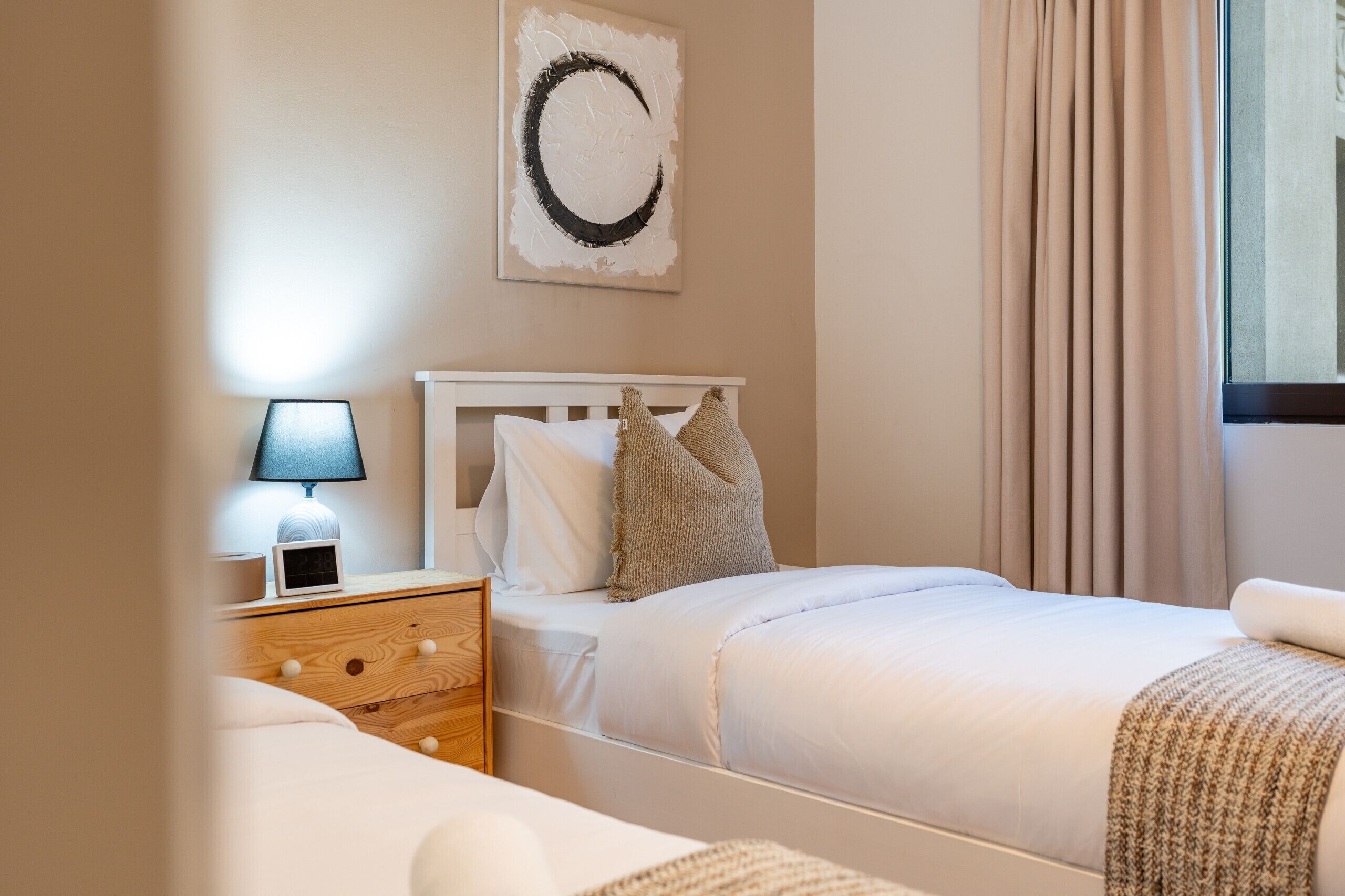 2 bedrooms, in-room safe, iron/ironing board, free WiFi