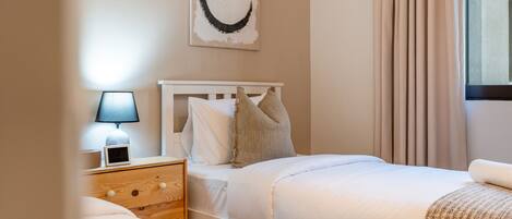 2 bedrooms, in-room safe, iron/ironing board, free WiFi