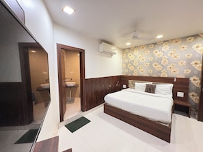 Chambre Double Deluxe, vue ville | Bureau, Wi-Fi gratuit