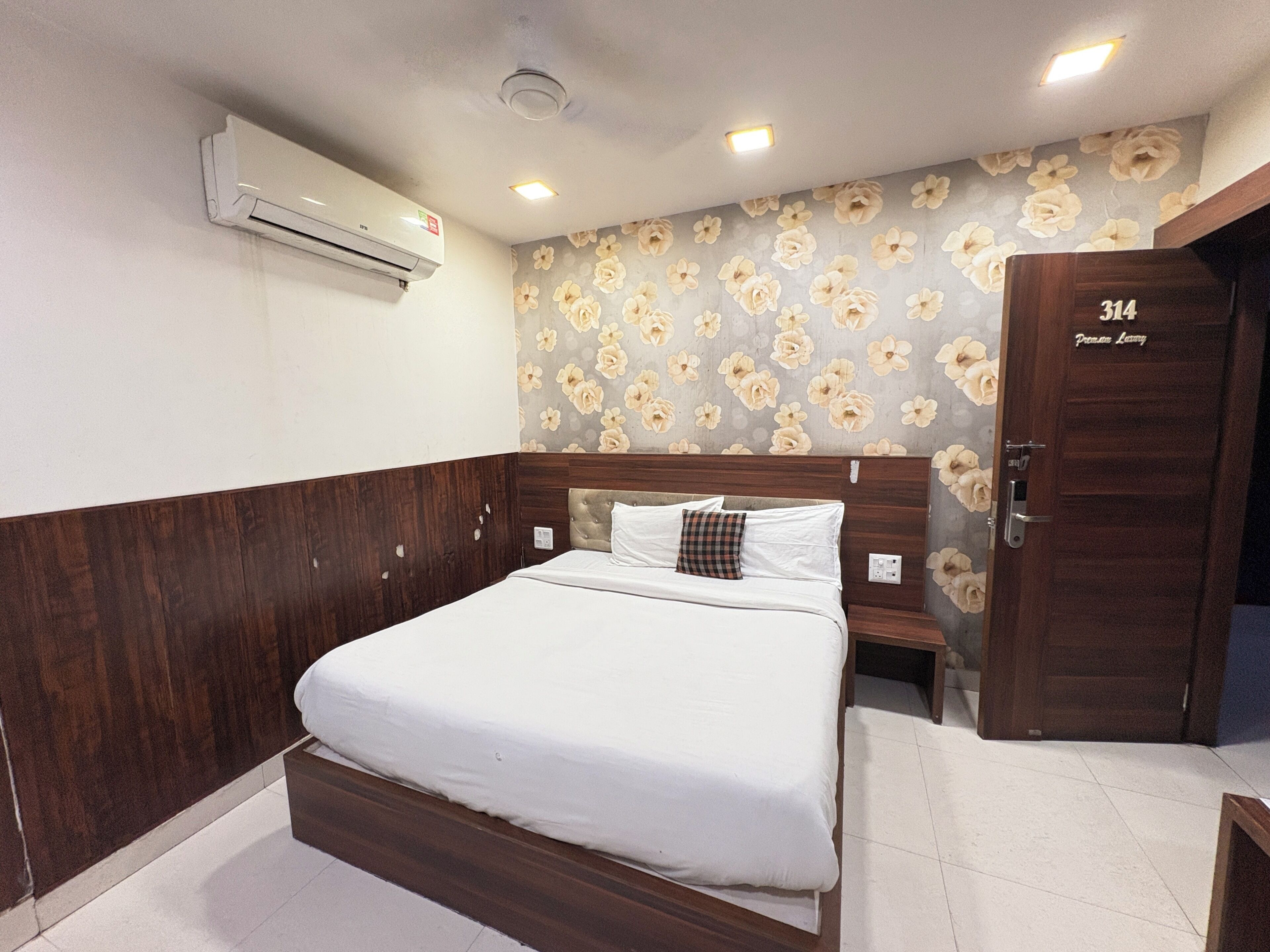 Chambre Double Deluxe, vue ville | Bureau, Wi-Fi gratuit