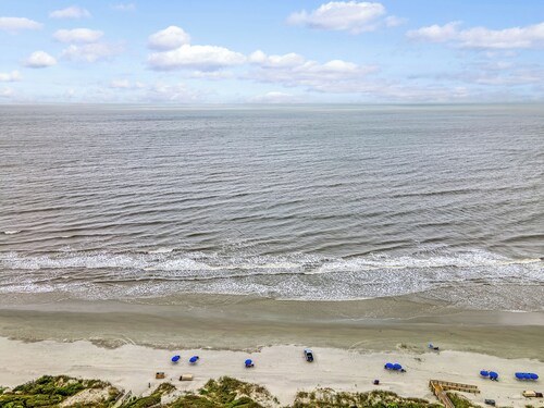 Sweeping ocean views, easy beach access