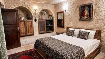 House, 3 Bedrooms, Non Smoking, Patio | Blackout drapes, soundproofing, iron/ironing board (on request)