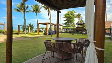 Apartment | Outdoor dining