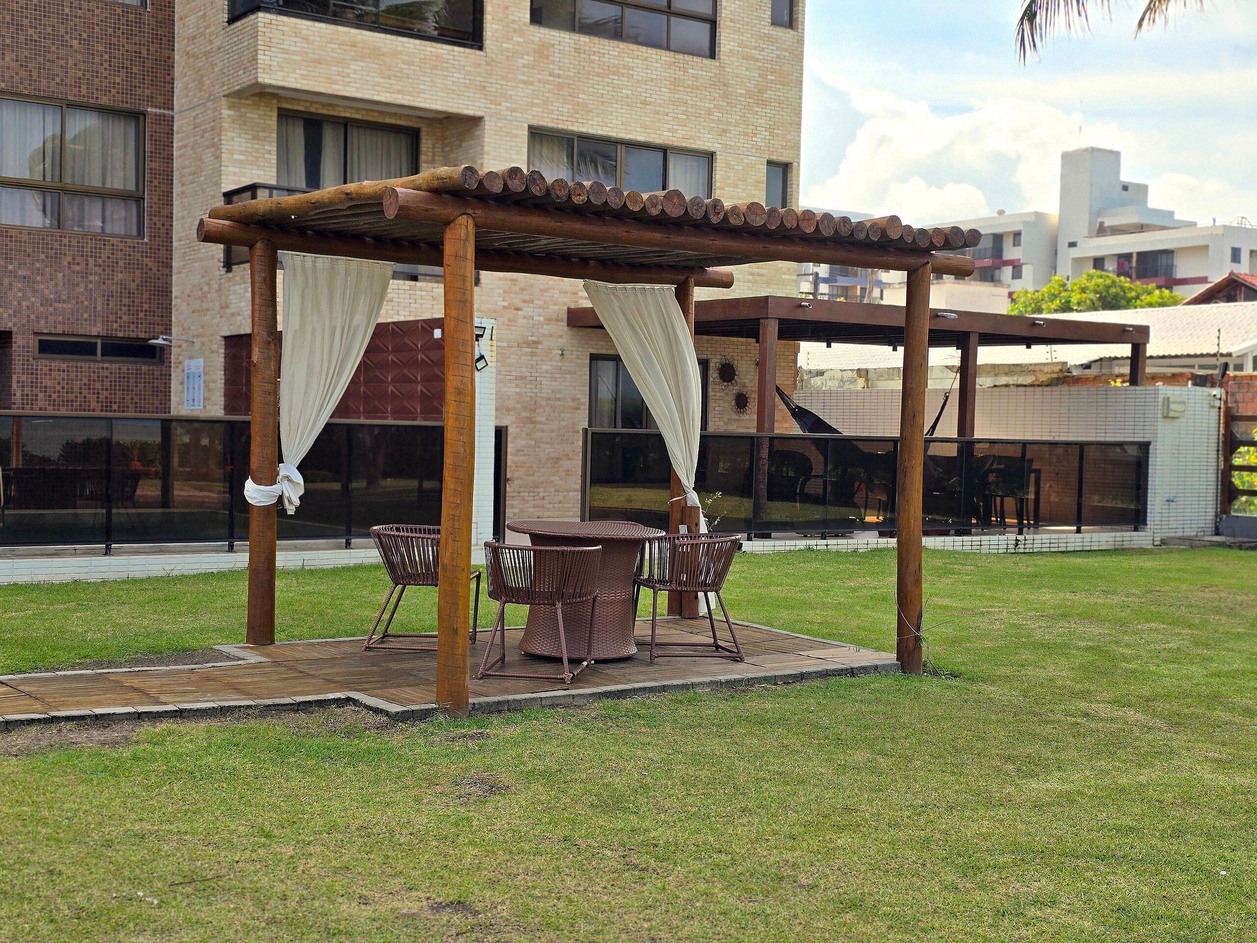Apartment | Outdoor dining