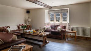 Unclassified image, 3 of 66, button - The Painswick Retreat (Painswick)