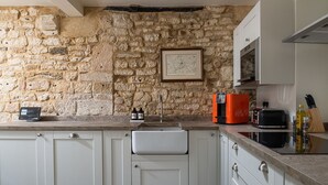 Unclassified image, 5 of 66, button - The Painswick Retreat (Painswick)