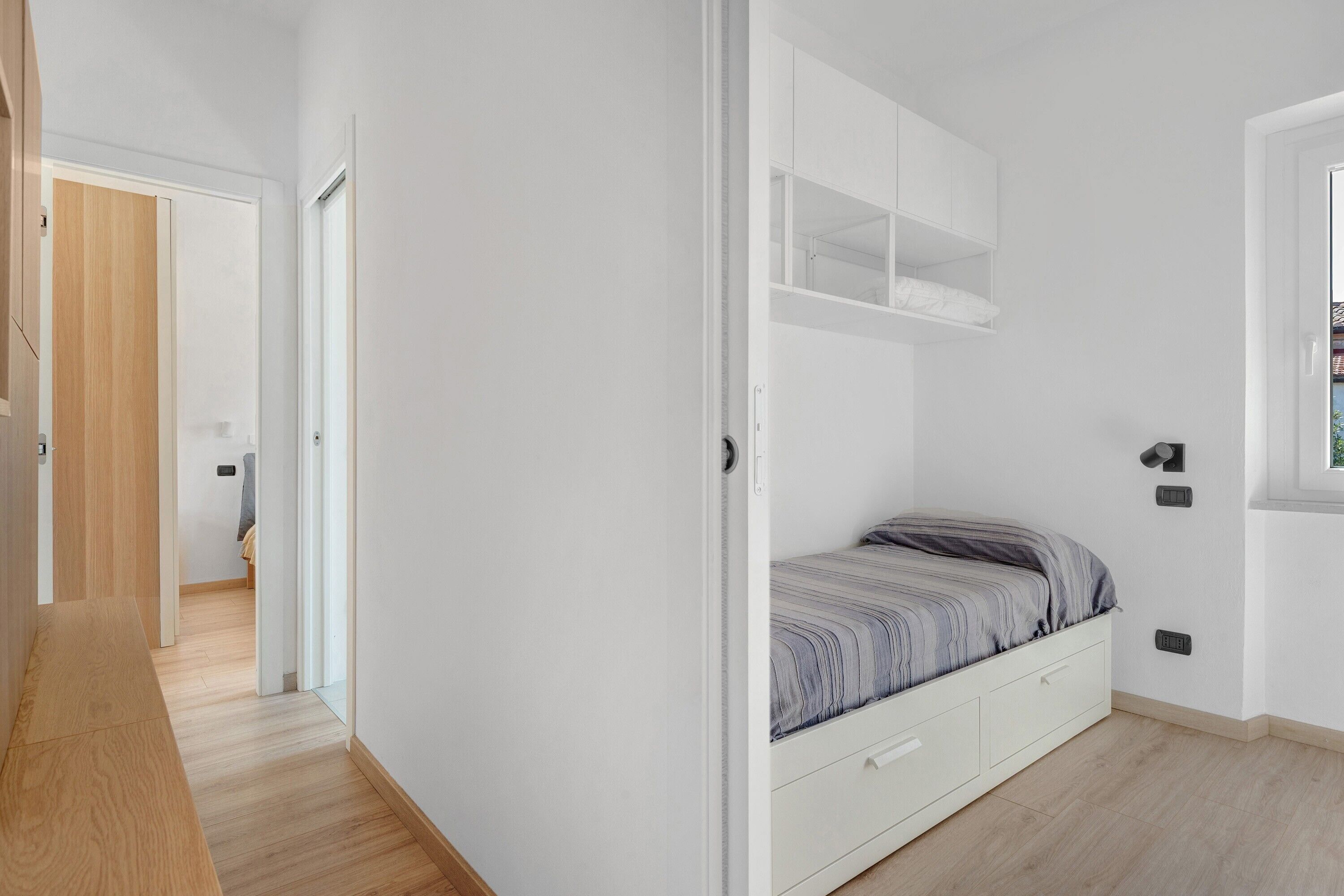 2 Schlafzimmer, B ügeleisen/Bügelbrett, Bettwäsche