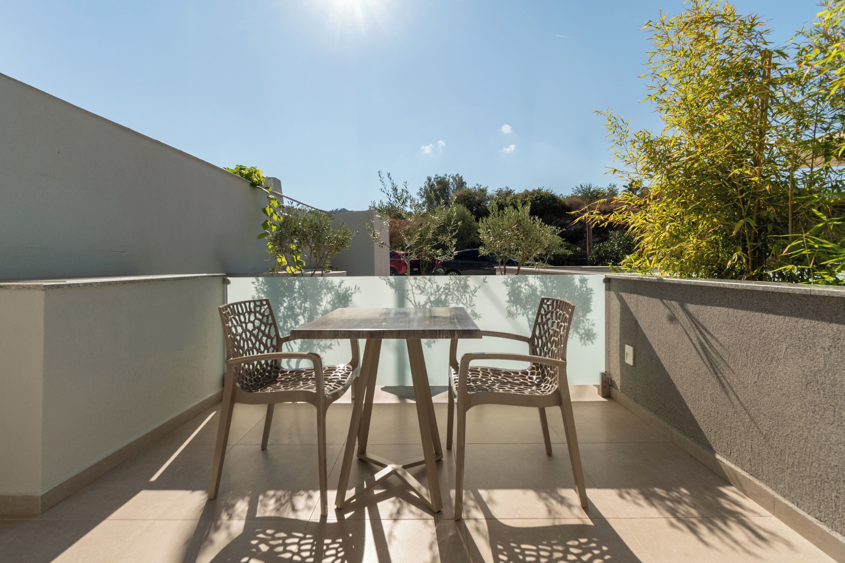 Suite estudio básica, balcón, vistas a la montaña | Restaurante al aire libre