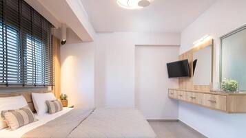 In-room safe, blackout curtains, soundproofing