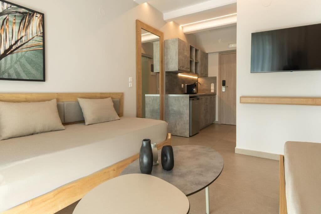 Luxury Suite, Balcony, Mountain View | Interior