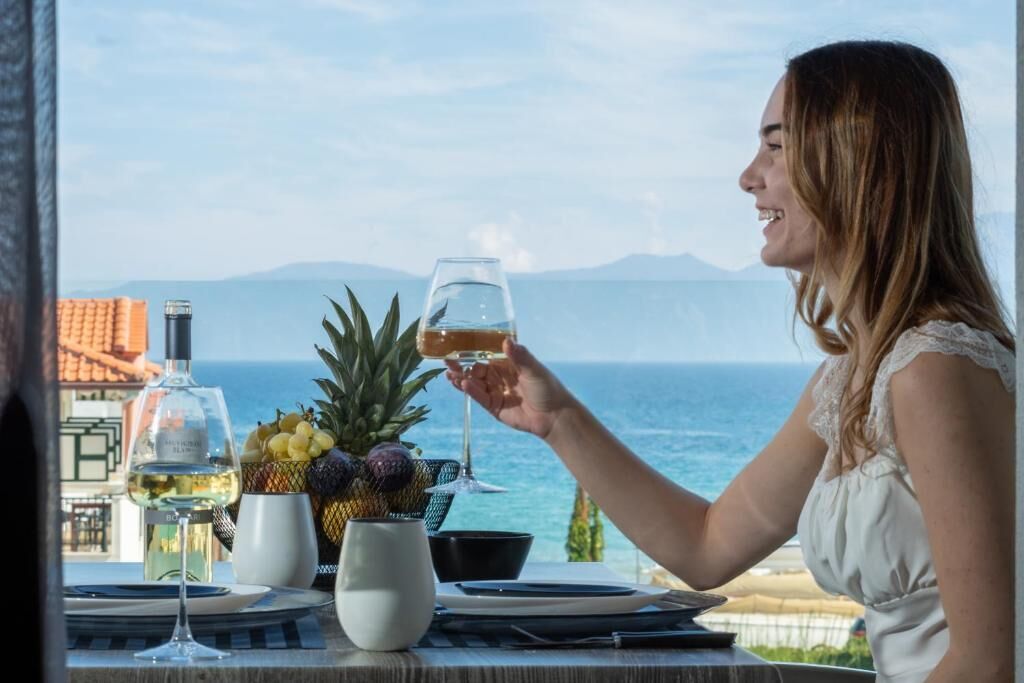 Deluxe Studio Suite, Balcony, Partial Sea View | Outdoor dining