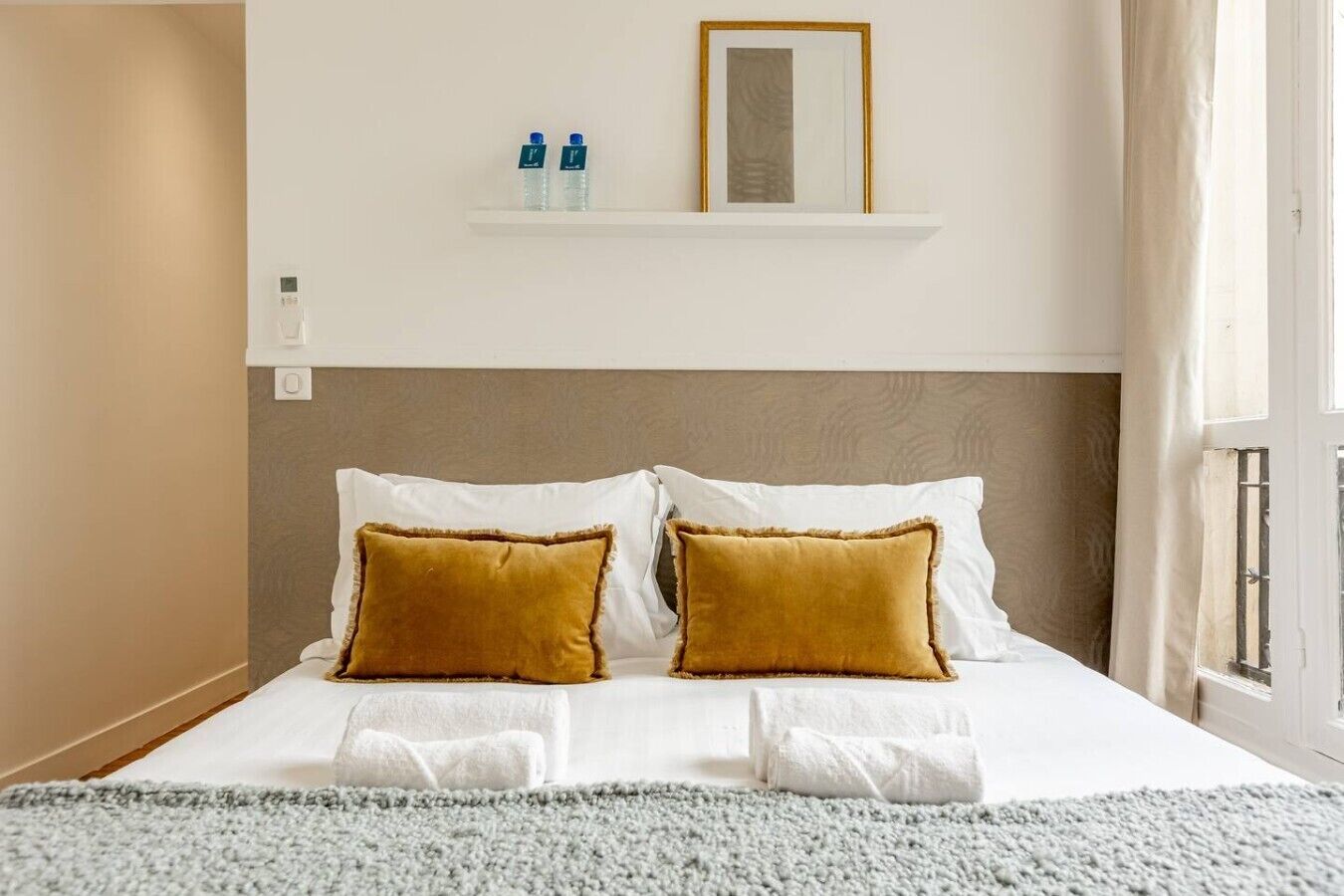 Iron/ironing board, travel cot, WiFi, bed sheets