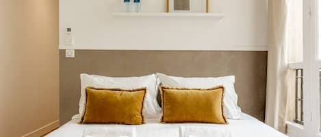 Iron/ironing board, travel crib, WiFi, bed sheets