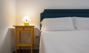 Comfort Villa, Garden View | Blackout drapes, iron/ironing board, WiFi (free) - Villa Elaia - Cuntry House with Pool (Siracusa)