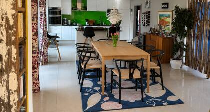 Outstanding contemporary country house, close to Bath with stunning views.