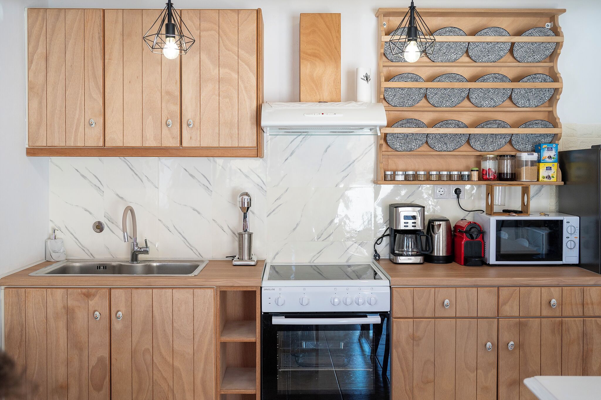 Casa Confort, vistas a la playa | Cocina privada | Frigorífico grande, microondas, horno y placa de cocina