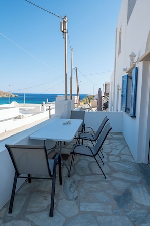 Casa Confort, vistas a la bahía | Restaurante al aire libre