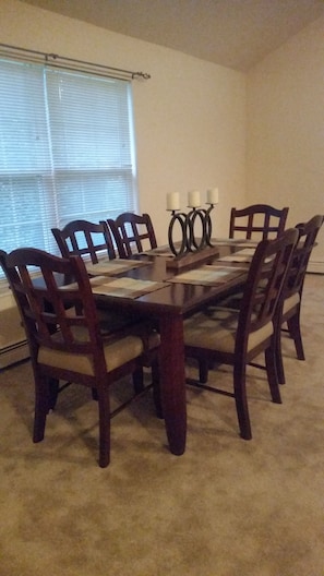 Dining - Cozy 2-bedroom house in welcoming Spring Lake with AC (Spring Lake)