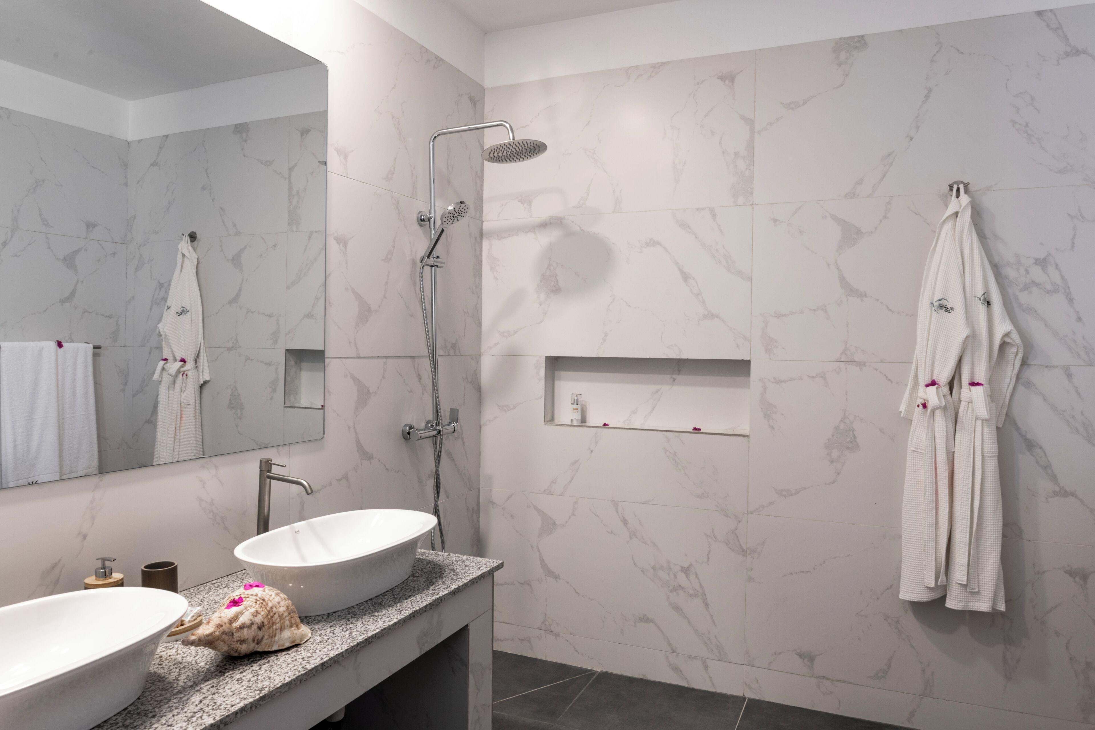 Suite Junior, vue partielle sur l'océan | Salle de bain