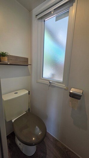 Bathroom - Vrbo Property (La Roque-d'Anthéron)