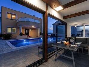 Dining - Villa 'Rocco-Salzwasserpool-Split' with Wi-Fi (Kaštel Gomilica)