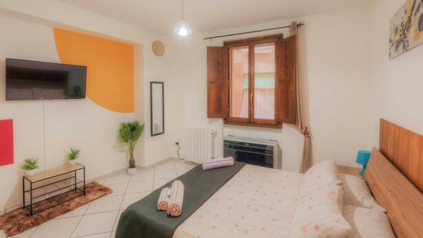 Ảnh chưa phân loại, 1 trong số 8 ảnh, nút
