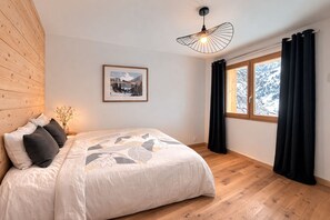 4 bedrooms, travel crib, WiFi - Chalet at 1,800 meters - Panoramic view - Sleeps 10. Perfect for families or friends (Valmeinier)