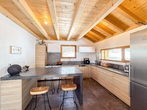 Coffee/tea maker, fridge, microwave, oven - Chalet at 1,800 meters - Panoramic view - Sleeps 10. Perfect for families or friends (Valmeinier)