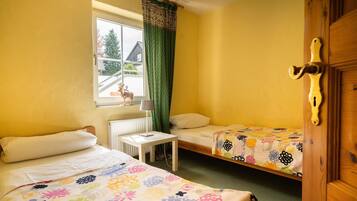 2 bedrooms, WiFi, bed sheets