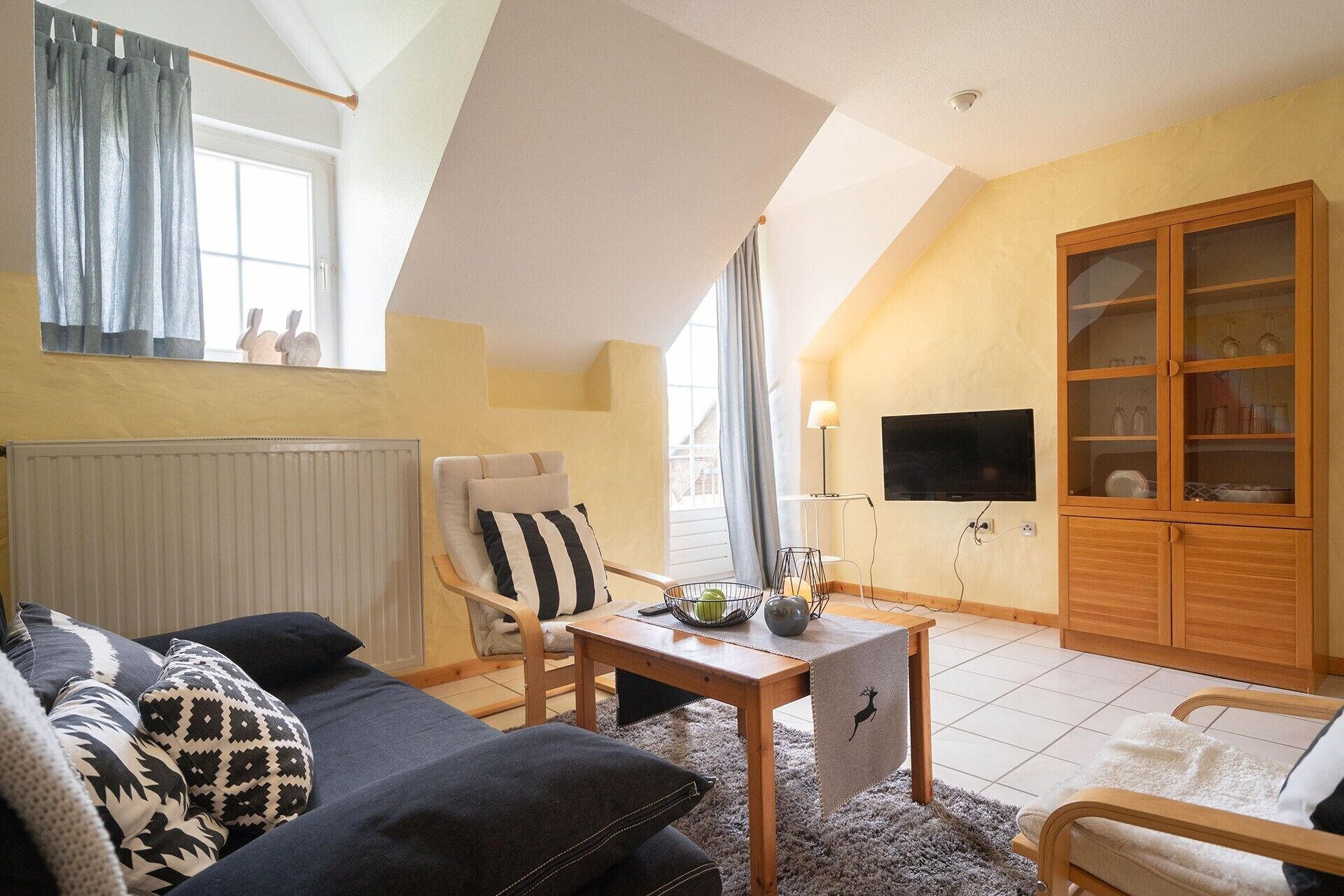 TV, fireplace, table tennis