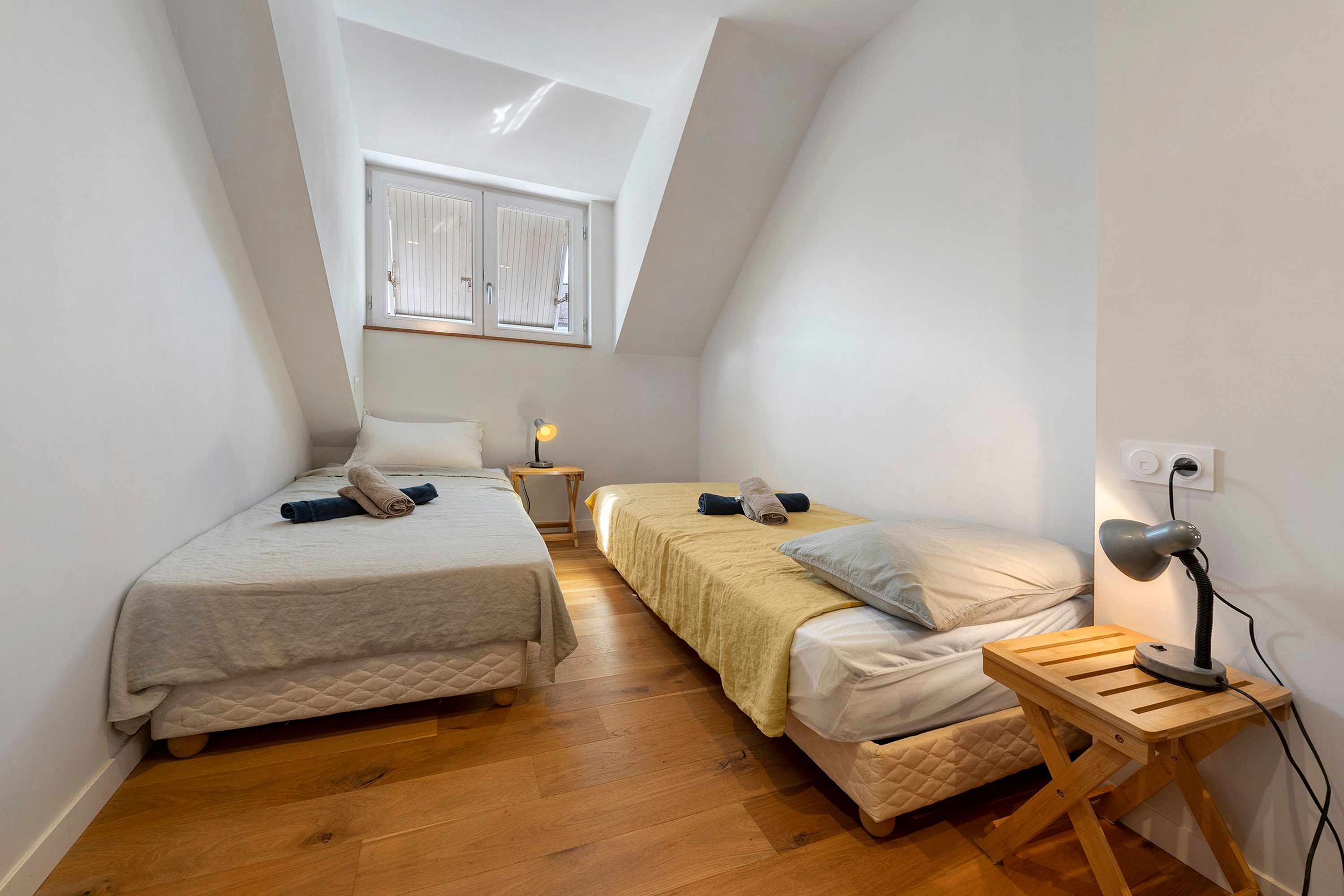 3 chambres, fer et planche à repasser, Wi-Fi, draps fournis