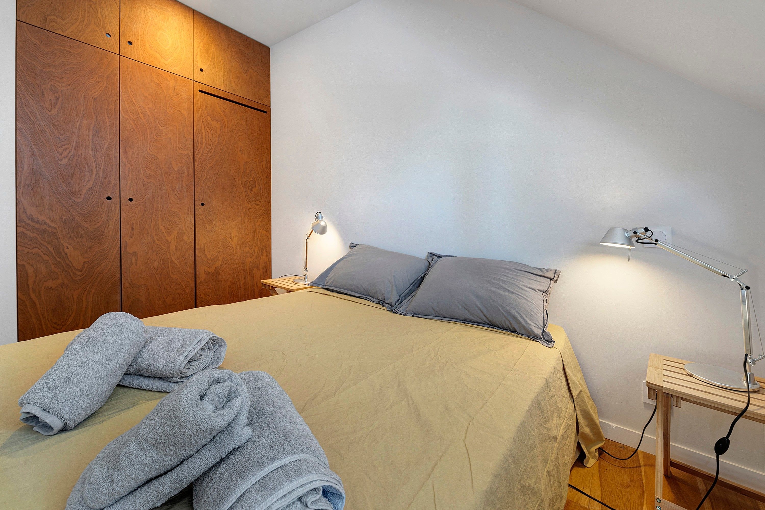 3 chambres, fer et planche à repasser, Wi-Fi, draps fournis