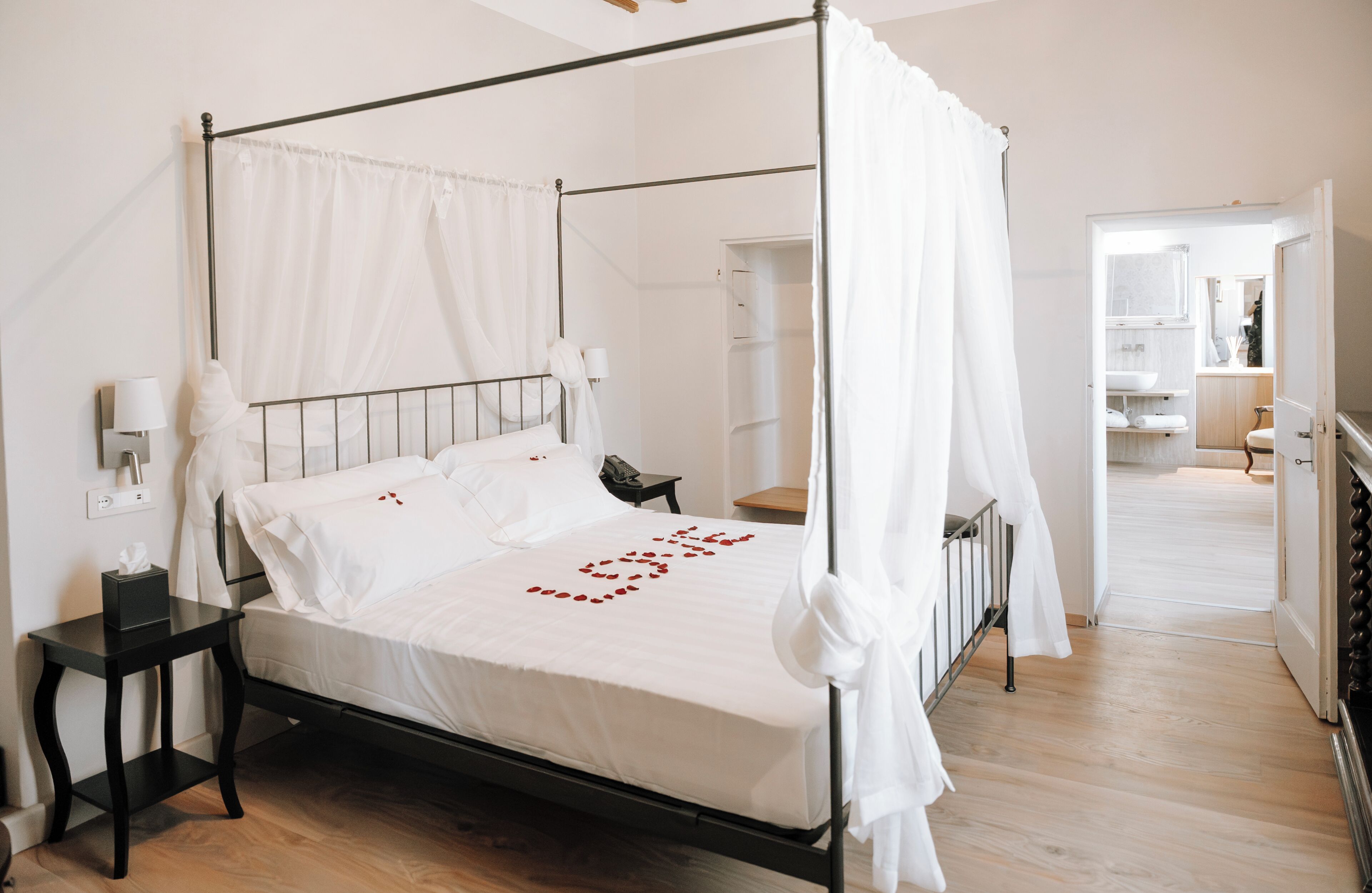 Habitación Premium, vistas a la ciudad | Caja fuerte, cortinas opacas, wifi gratis