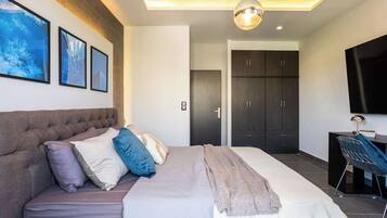 1 bedroom, iron/ironing board, travel crib, WiFi