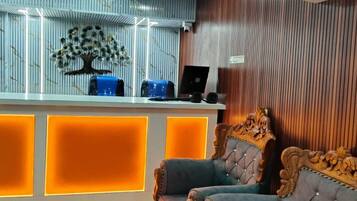 Deluxe Double Room, Balcony, Garden View | Lobby