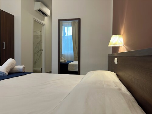 Hotel Link Rho - JCUBE HOTELLERIE