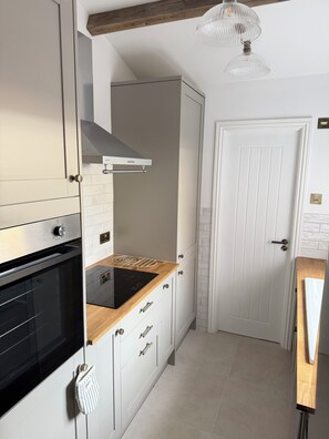Private kitchen - The Thoresby Retreat (Kingston upon Hull)
