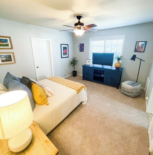 2 habitaciones, tabla de planchar con plancha, wifi y ropa de cama