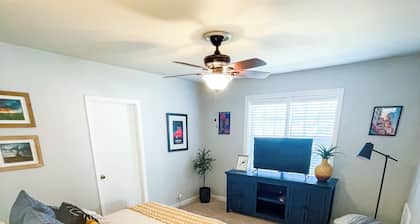 Charming 2-bedroom bungalow in the heart of Jones