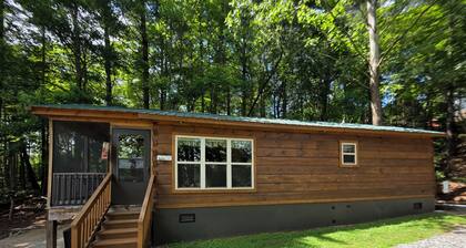 Lake James Cabin | Screened Porch+Boat/Swim Access