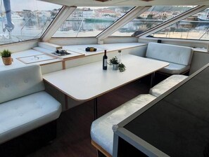 Dining - Catamaran - UPWIND 50 (Trogir)