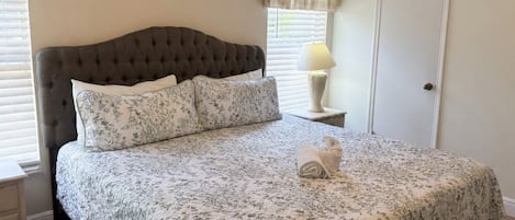 Ferienhaus, 3 Schlafzimmer, Terrasse | Bügeleisen/Bügelbrett, Reisekinderbett, kostenloses WLAN, Bettwäsche