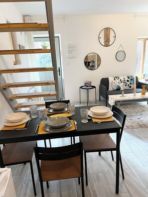 Dining - Sunshine cottage2 (Fontevraud)
