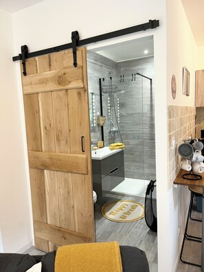 Bathroom - Sunshine cottage2 (Fontevraud)